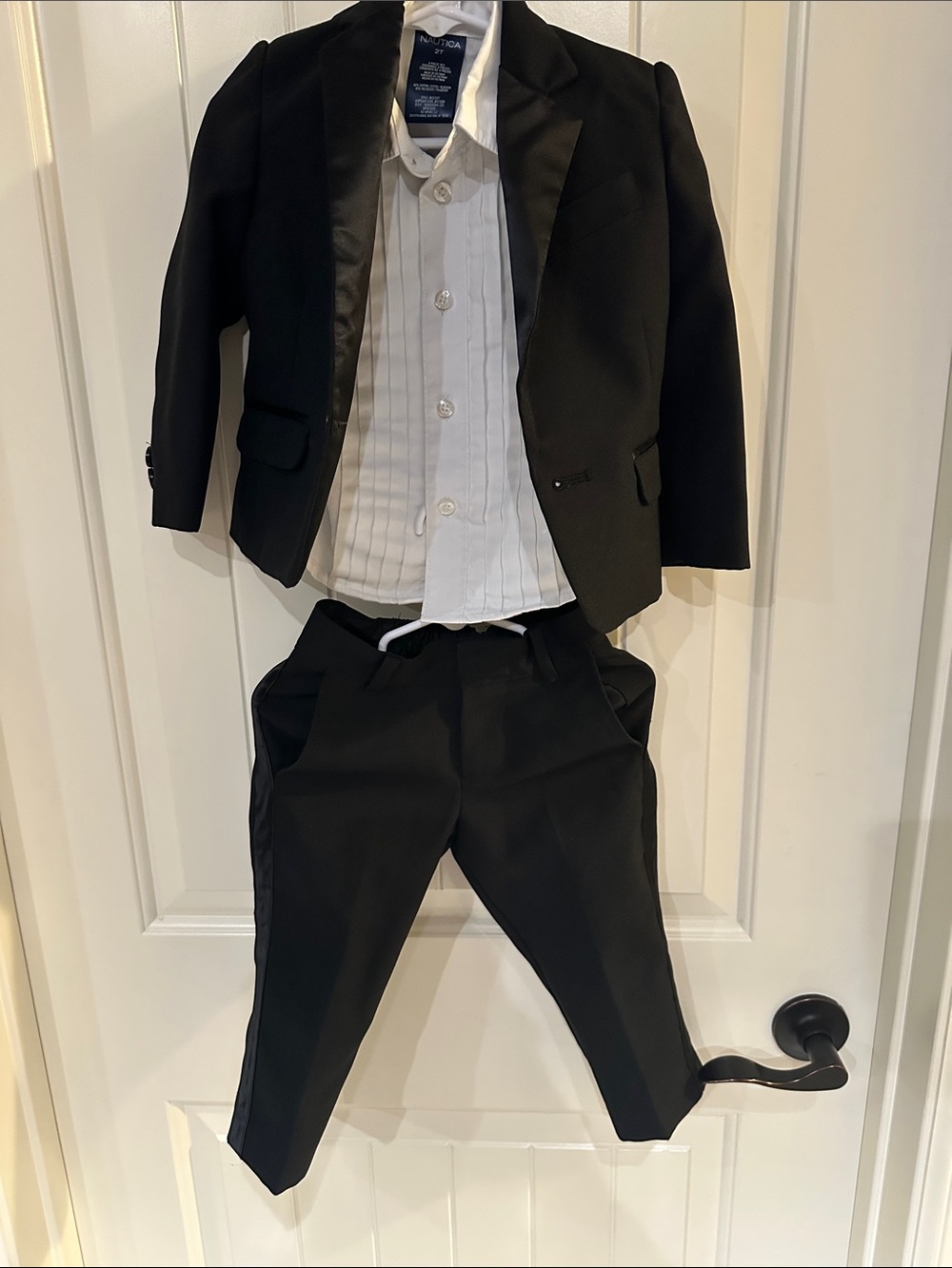 Nautica 3 piece boy suit size 2T